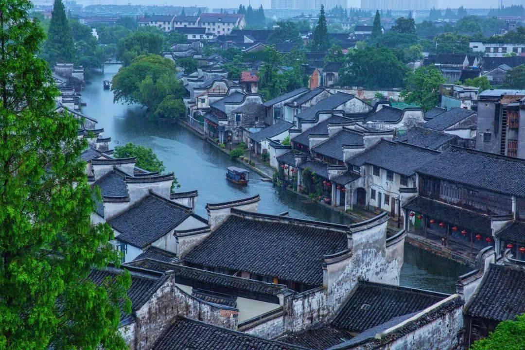 河北石嘴子乡摆察村：开足马力“快” 生产 冬闲菌棒加工忙